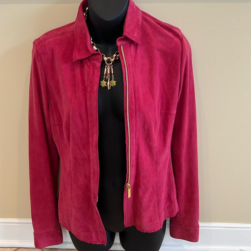 Elite Tahari Fushia zippered top/blazer 100%lamb, good condition